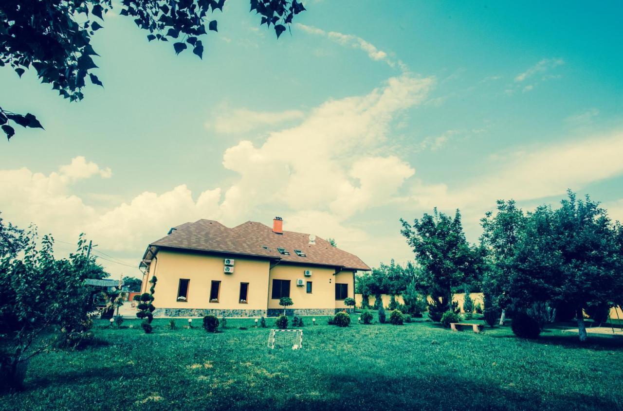Sunrise Boutique Hotel Berehove  Εξωτερικό φωτογραφία
